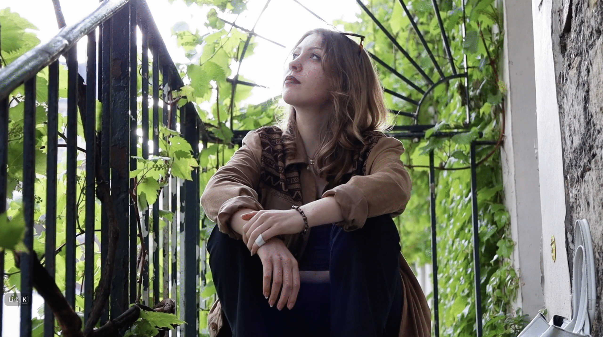 Tanarxie sort un nouveau clip “Flashbacks”